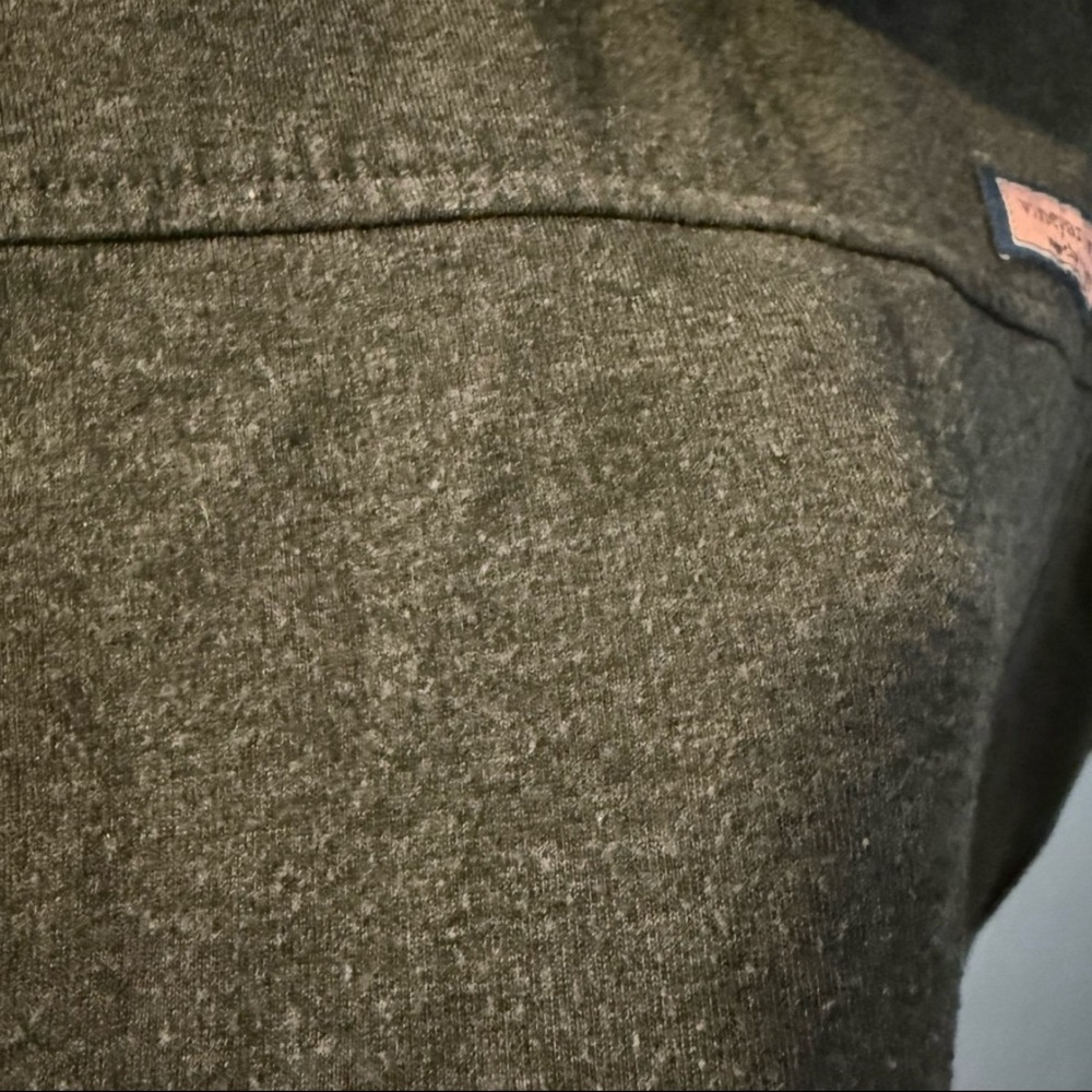 Vineyard Vines Woman's Pullover - Medium - image 6